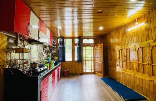 Banjar Cabaña | Snow and Field View Homestay