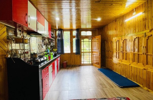 Banjar Cabaña | Snow and Field View Homestay