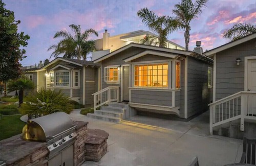 Downtown Cabaña | SNOW BIRDS Monthly discounts available! 1 block to pier 1/2 block to sand