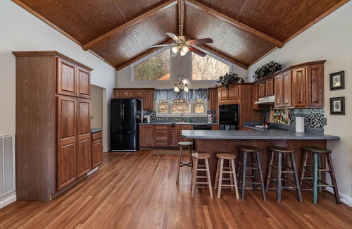 Columbia Cabina | Snow Creek Retreat 20 Minutes South of Franklin