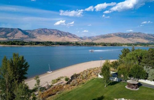 Ogden Casa | Snowbasin Haven with Hot Tub and Resort Amenities