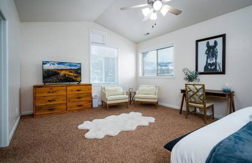 Ogden Casa | Snowbasin Lakehouse with Hot Tub and Resort Amenities