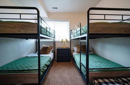 Ogden Casa | Snowbasin Lakehouse with Hot Tub and Resort Amenities