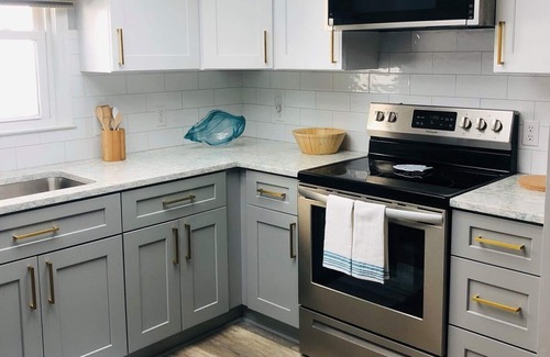 Crescent Beach Casa | Snowbird: 3br 2bth Pet Friendly Home 2 cuadras del océano $ 1250 / mes