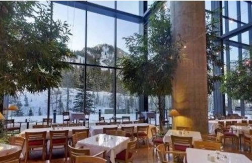 Salt Lake Mountain Resorts Cabina | Snowbird Cliff Lodge –– Capacidad 4: 4 / 10-4 / 23/20