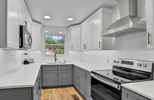 Gulfview Heights Casa | Snowbird-friendly home near the beach with large yard for dogs, boats, trailers