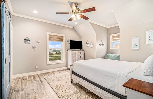 Pointe San Luis Casa | Snowbird-friendly 2-story home with ocean views, shared pool, & outdoor shower