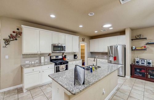 Scenic Oaks Casa | Snowbird-friendly home with private hot tub, foosball, air hockey, grill, patio