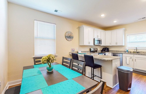 Myrtle Beach Casa | Snowbird-friendly home w/game room, patio, pool table, ping-pong, washer/dryer