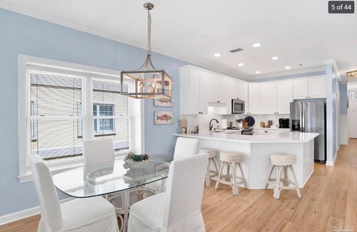 Orange Beach East Condominio | SNOWBIRD SPECIAL with BOAT SLIP. A 3bd/3ba condo in lovely Orange Beach, AL