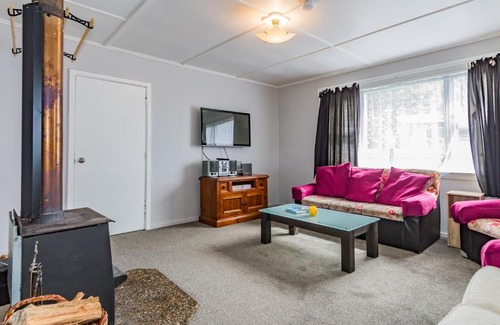 Raetihi Casa | Snowbound Cottage - Raetihi Holiday Home