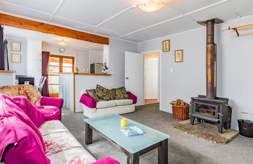 Raetihi Casa | Snowbound Cottage - Raetihi Holiday Home
