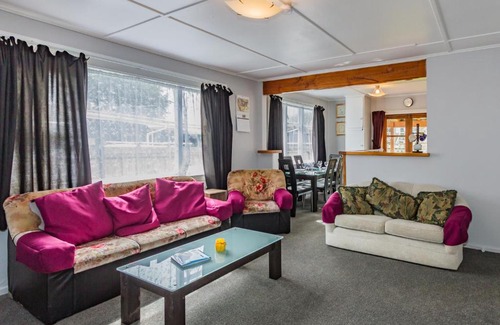 Raetihi Casa | Snowbound Cottage - Raetihi Holiday Home