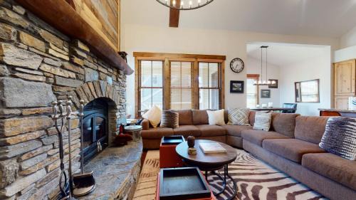 Mammoth Lakes Apartamento | Snowcreek The Lodges #1127 condo