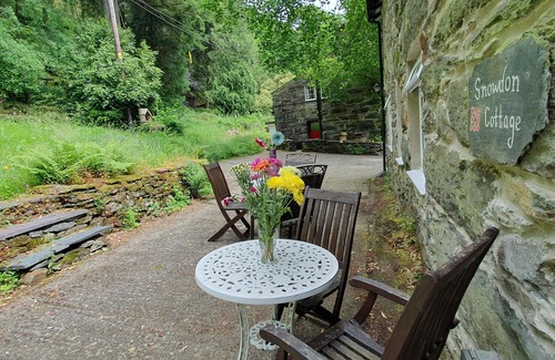Beddgelert Cabaña | Snowdon Cottage: 300 m from Watkin Path Mt Snowdon