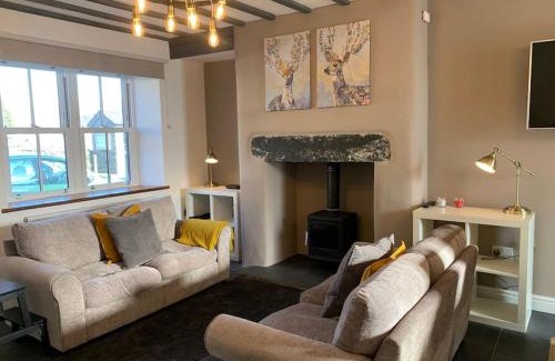 Dolwyddelan Casa | Snowdonia Cottage with shared hot tub 10mins from ZipWorld