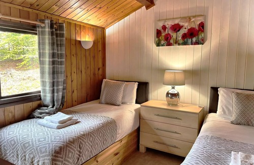 Llanybri Casa | Snowdrop 10-Hot Tub-Woodlandlodges-St Clears-Pembrokeshire