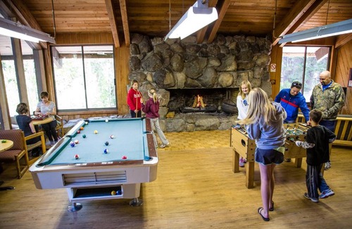 Emigrant Gap Complejo | Snowflower Camping Resort 12 ft. Yurt 9