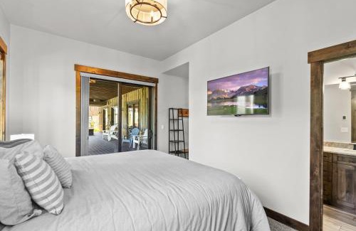 Whitefish Casa | Snowghost Chalet Ultimate Luxury Ski In Ski Out 5BD 55BA with Hot Tubs Steam Room and Game Room