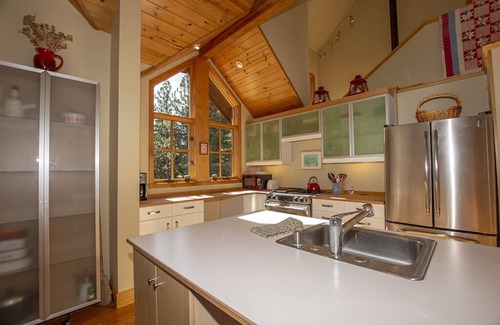 Twin Peaks Casa | Bola de nieve: casa / cabaña de 3 dormitorios / 3 baños en Tahoe City, para 8 personas