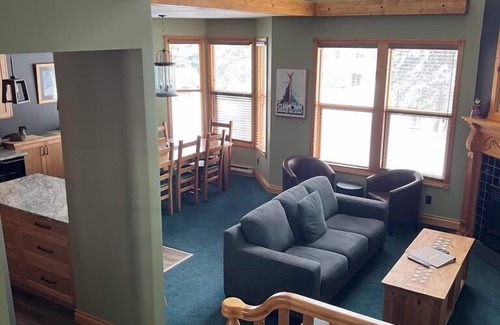 Silver Star Mountain Casa | Snowgums, 3 bedroom 3 bathroom townhome, renovated kitchen and secure garage