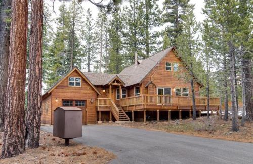 Truckee Chalet De Esquí | Snowpeak Chalet in Tahoe Donner