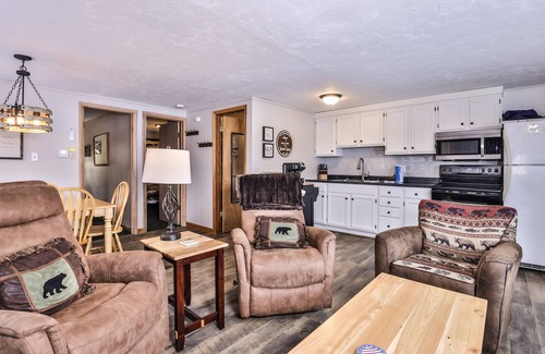 St Germain Cabina | Snowy lake-view cabin with fireplace, full kitchen, TV, dock, & DVD player