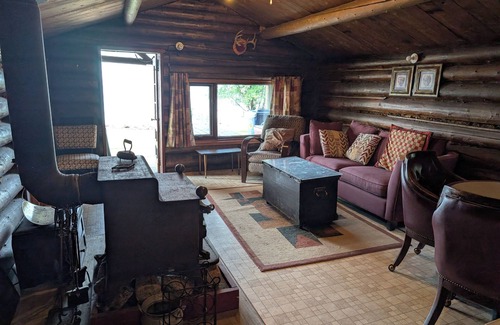The Pas Cabina | Snowy Owl: A lakefront log cabin at Clearwater Lake for the whole family!