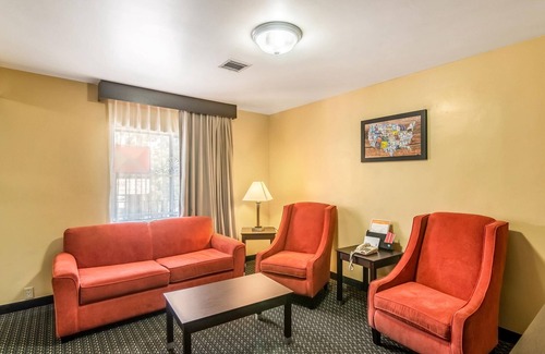 Citrus Grove Hotel | SNQQ-Suite Double Queen Non-Smoking