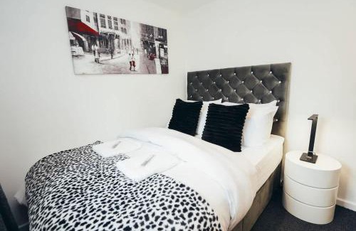 Hilton Apartamento | Snug 1BR Apt, Self Check In, Parking, By DerBnB