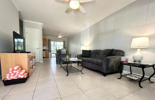 Seven Mile Beach Casa | Snug Harbour View Condo #4