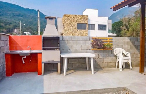 Alto Ribeirao Casa | South Island House, close to Campeche, air, sea, mountains and Lagoa do Peri