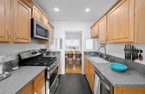 Lakewood Village Casa | So-Cal Classic Living