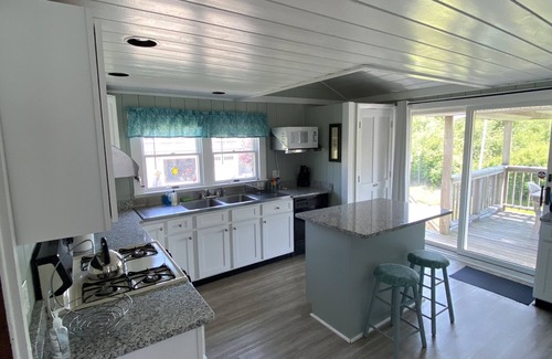 Silver Beach Casa | So close to New Silver Beach! 4 bedroom house with large back deck and yard