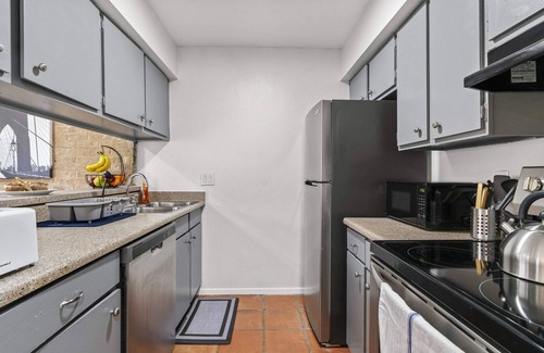 Travis Heights Apartamento | So. Congress PARK VIEW | Free Pkg