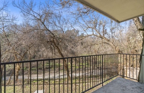 Travis Heights Apartamento | So. Congress PARK VIEW | Free Pkg