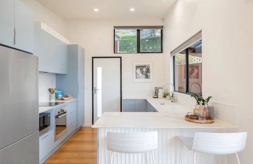Mount Stuart Casa | Soak in the views at The Hill Townhouse