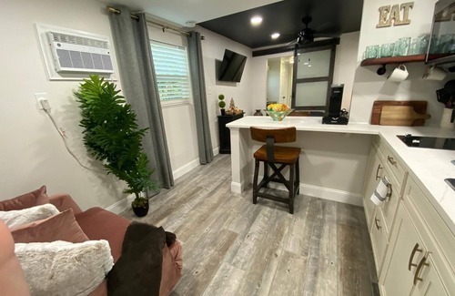 Winter Haven Apartamento | Soak up the charm of this cozy, recently remodel studio.