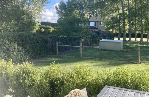 Lincoln Cabaña | Soak up the Peach & Quiet at an animal Friendly Boutique Farm Cottage
