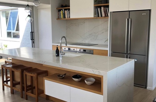 Raumati South Casa | Disfruta de las vistas, disfruta del spa