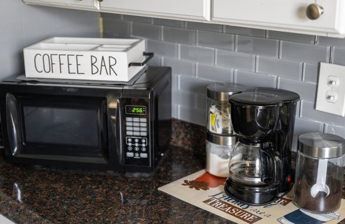 Del Mar Casa | Soaker Tub+BBQ+Fully Fenced Yard+Pancakes+Coffee