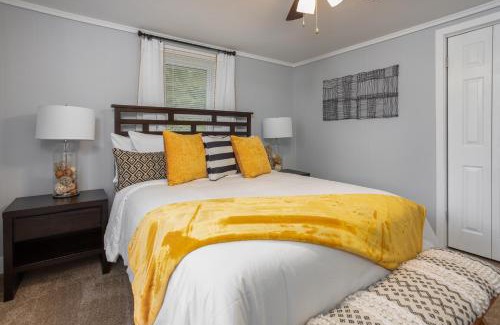 Mebane Apartamento | Soaking tub w Washer and Dryer, WiFi