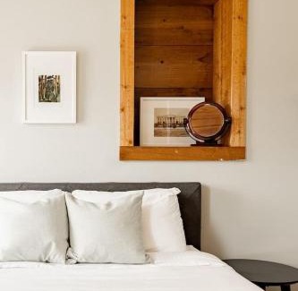 Pendleton Apartamento | Soaring 2BR Parkside Loft Walkable to it All
