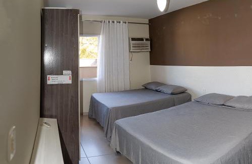 Enseada Casa | sobrado com piscina aquecida a poucos metros mar