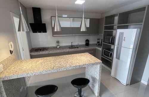 Regiao Norte Casa | Sobrado com Piscina e Churrasqueira de Alto Padrão em Foz