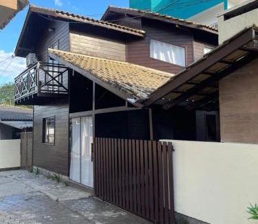Santinho Casa | Sobrado com piscina no Santinho