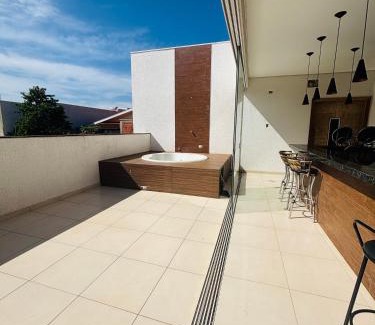 Umuarama Apartamento | Sobrado espaçoso e aconchegante proximo ao centro