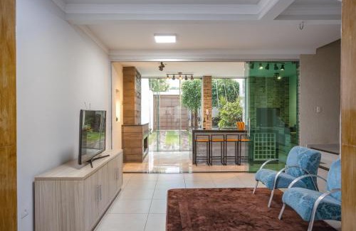 Maringa Casa | Sobrado Luxo com Hidromassagem, Terraço e Lareira