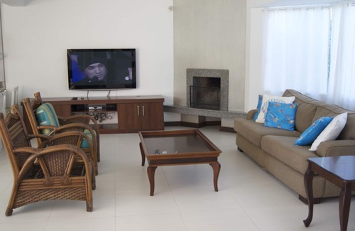 Mariscal Casa | 3 habitaciones, 2 baños, 1 aseo, 1 aseo