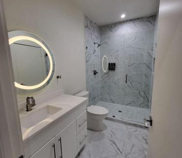 Oak Cliff Casa | Social House with Downtown View Terrace & King bed & 2-car garage parking!